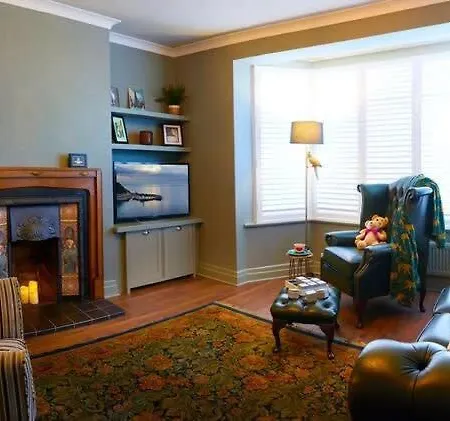 Dom wakacyjny Croft - Quiet Residential Area Only 5 Min Walk From The