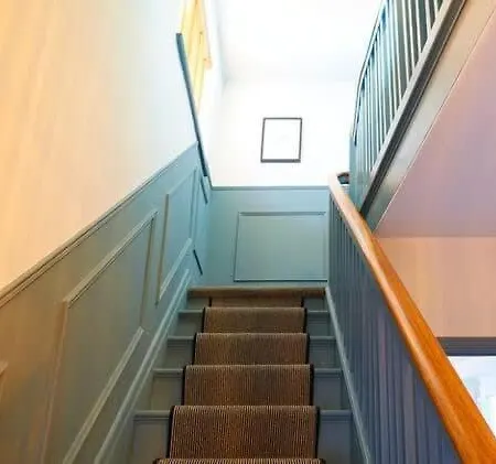 Croft - Quiet Residential Area Only 5 Min Walk From The