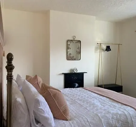 Croft - Quiet Residential Area Only 5 Min Walk From The Filey