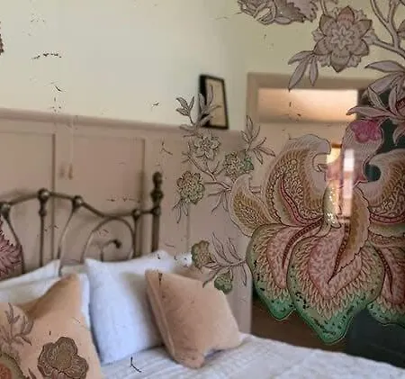 Croft - Quiet Residential Area Only 5 Min Walk From The ファイリー