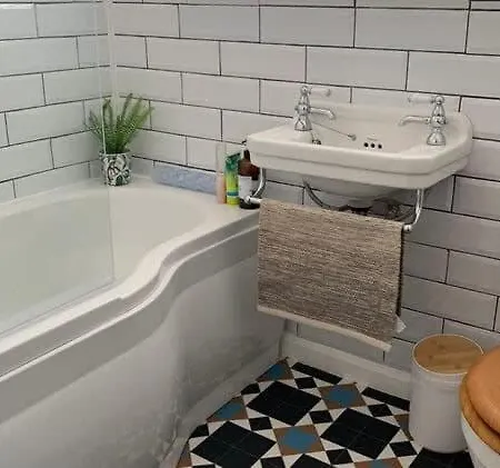 別荘 Croft - Quiet Residential Area Only 5 Min Walk From The